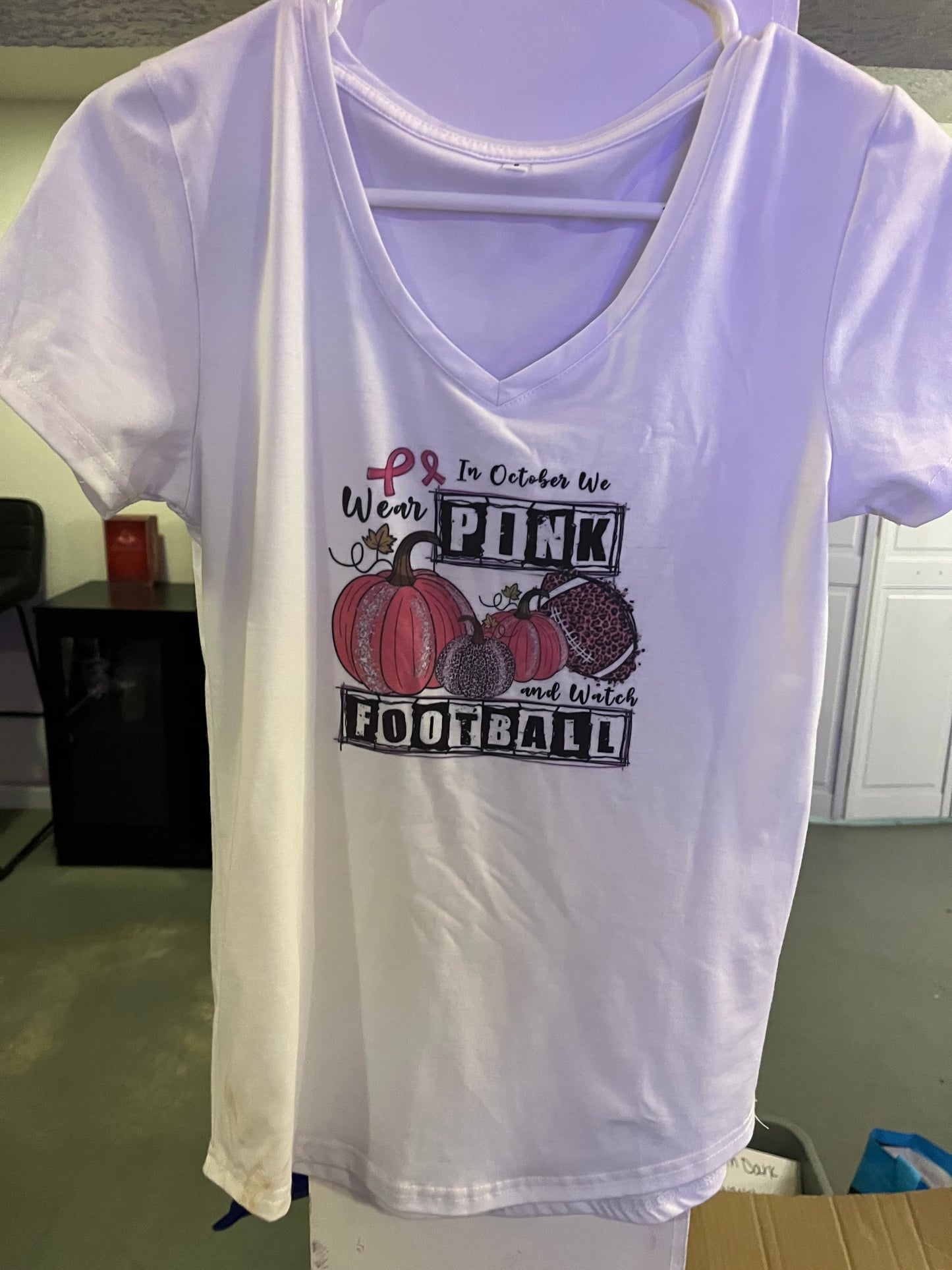 Small v neck In Oct I wear Pink