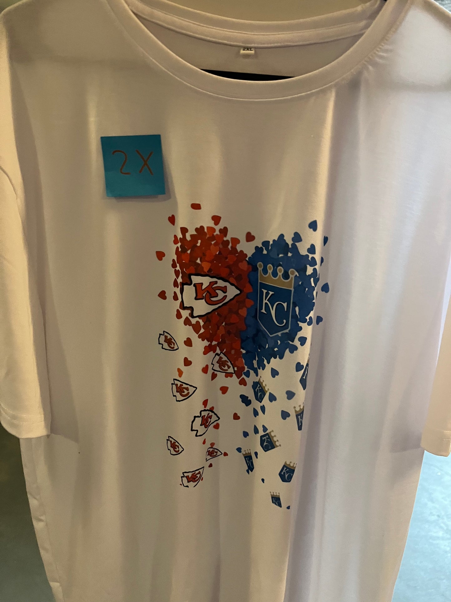 2x chiefs/ royals tshirt