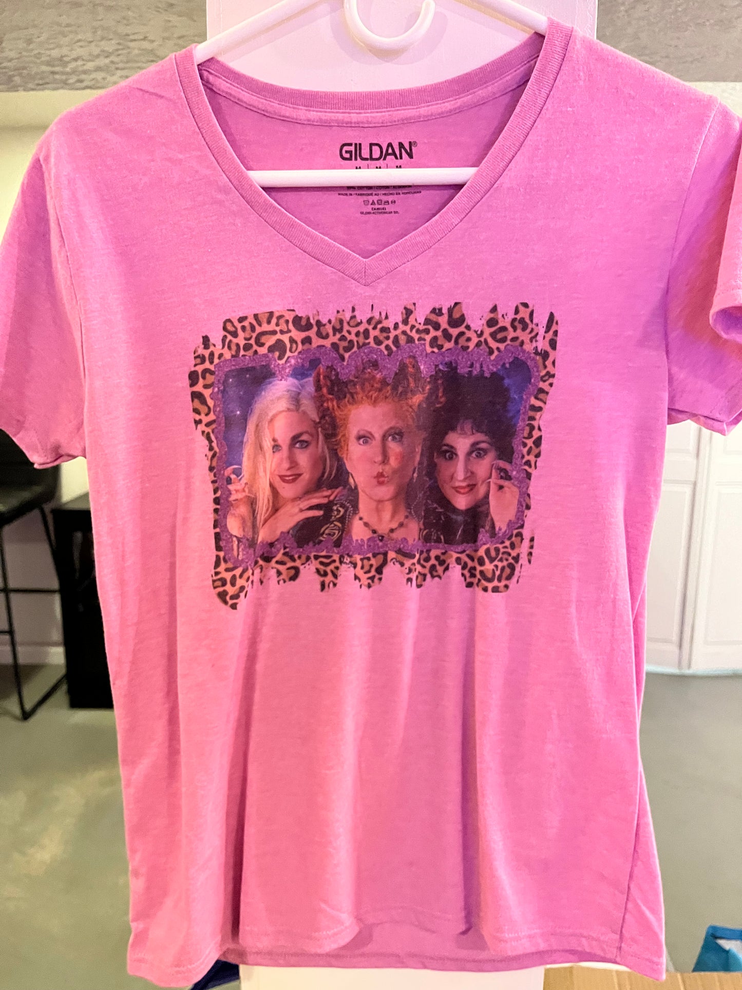 Medium v neck hocus pocus